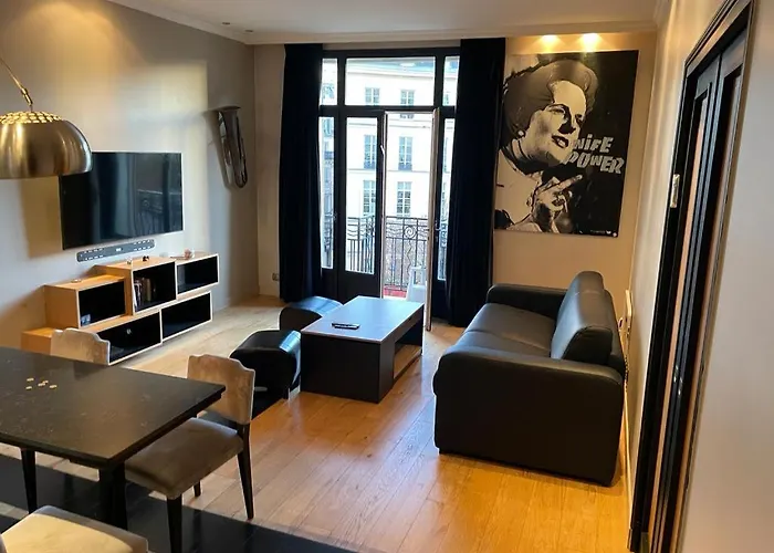 Fabulous In Heart Of Apartment