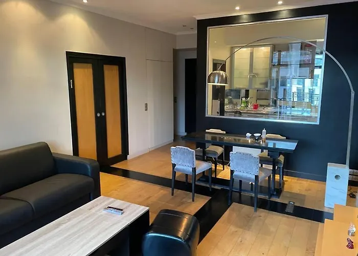 Apartment Fabulous In Heart Of *