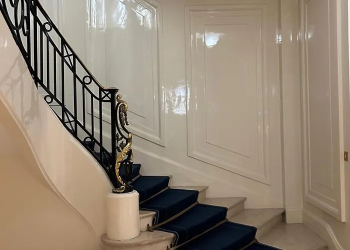 Fabulous In Heart Of Apartment
